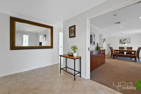Property photo of 15 Stanley Crescent Brookfield VIC 3338