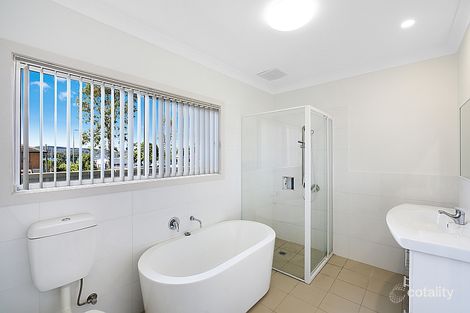Property photo of 6/5 Talinga Avenue Point Clare NSW 2250