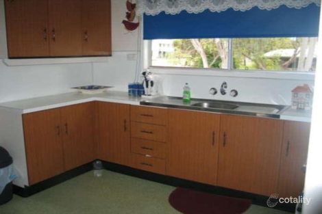 Property photo of 29 Middle Crescent Dysart QLD 4745