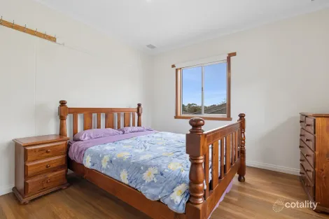 Property photo of 1/2 Almond Drive Doveton VIC 3177