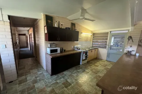 Property photo of 3 Dalpura Court Rocky Point QLD 4874