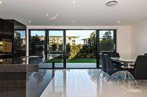 Property photo of 76 Theatre Drive Benowa QLD 4217