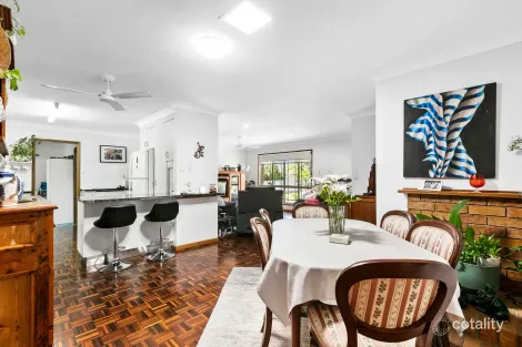 Property photo of 33 Saint Andrews Drive Pialba QLD 4655