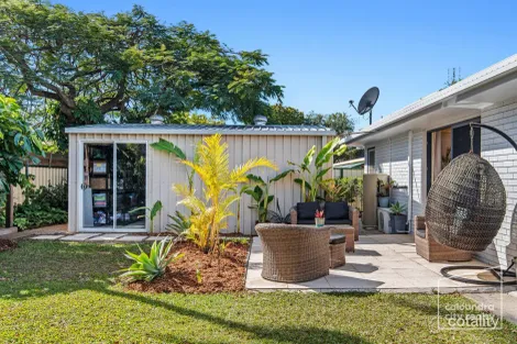 26 Coonowrin St, Battery Hill, QLD 4551