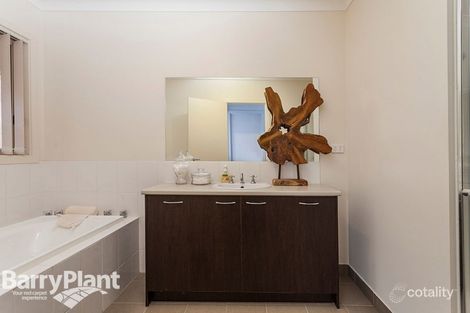 Property photo of 7 Spinifex Street Point Cook VIC 3030