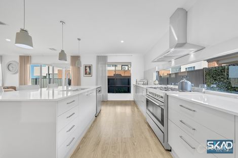 Property photo of 272 Newbury Boulevard Craigieburn VIC 3064