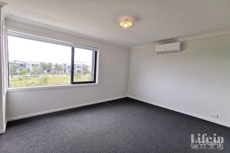 Property photo of 11 Helensburch Passage Cranbourne West VIC 3977