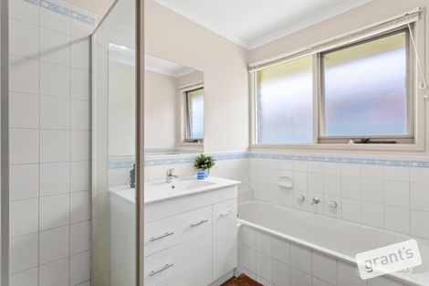 Property photo of 38 Amber Crescent Narre Warren VIC 3805