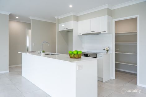 25 Alistair St, Nirimba, QLD 4551