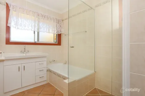 Property photo of 21 Ealing Court Nerang QLD 4211