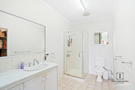 Property photo of 4 Speedy Close Bentley Park QLD 4869