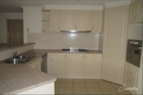 Property photo of 8 Spring Water Crescent Cranbourne VIC 3977