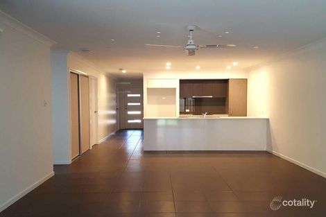 Property photo of 2/17 Caulfield Court Pimpama QLD 4209
