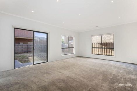 Property photo of 8 Castlebury Place Deer Park VIC 3023