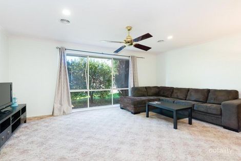 Property photo of 39 Navarre Drive Cranbourne West VIC 3977