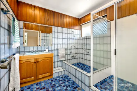 Property photo of 6 Roslyn Close Yorkeys Knob QLD 4878