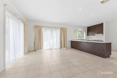 Property photo of 33 The Common Macleod VIC 3085