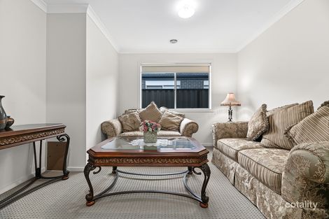 Property photo of 17 Hillsborough Crescent Berwick VIC 3806