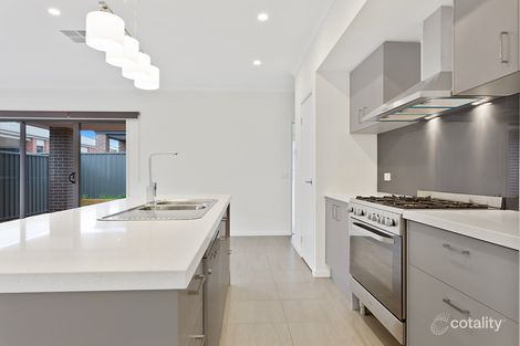 Property photo of 10 Ixora Crescent Manor Lakes VIC 3024