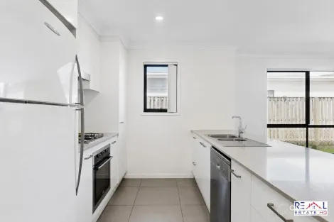 Property photo of 13 Pinnacle Way Pimpama QLD 4209