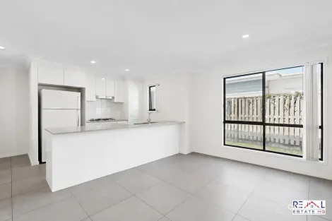 Property photo of 13 Pinnacle Way Pimpama QLD 4209