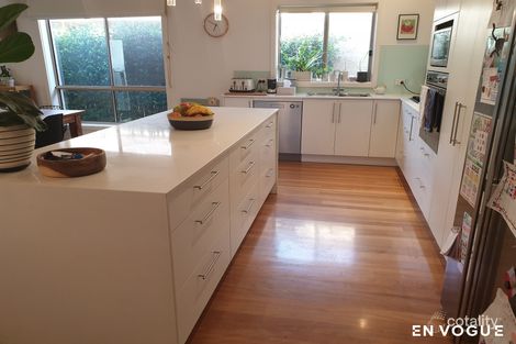 Property photo of 32 Nina Murdoch Crescent Franklin ACT 2913