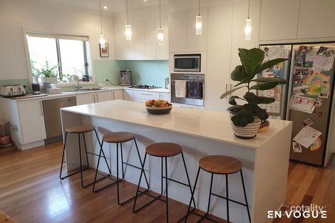 Property photo of 32 Nina Murdoch Crescent Franklin ACT 2913