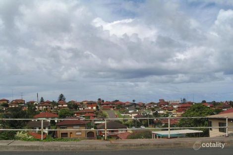 35 Lake Heights Rd, Lake Heights, NSW 2502