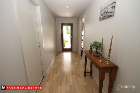 Property photo of 16 Burgess Place Yass NSW 2582