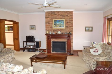 Property photo of 3 Lester Close Wattle Ponds NSW 2330