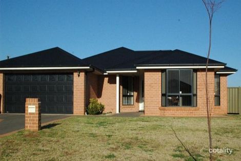 11 Arthur Summons St, Dubbo, NSW 2830