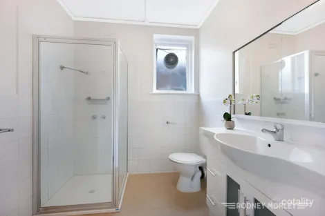Property photo of 2/29 Narong Road Caulfield North VIC 3161