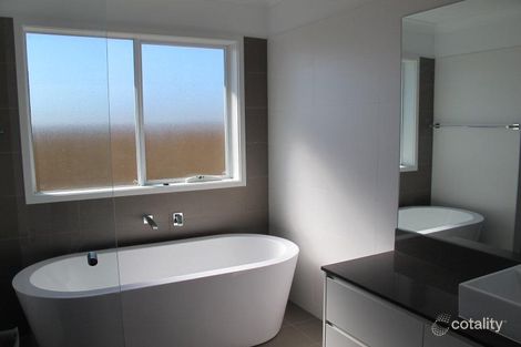 Property photo of 24 Stonecutters Drive Colebee NSW 2761