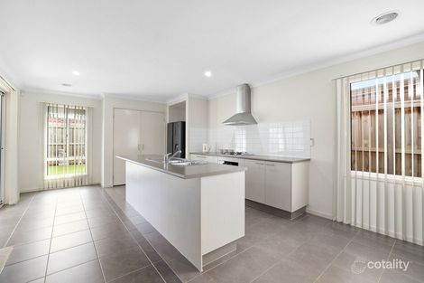 Property photo of 18 Timbarra Drive Werribee VIC 3030