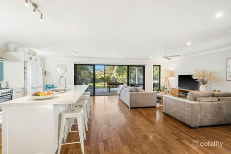 Property photo of 21 Pacific Street Crescent Head NSW 2440