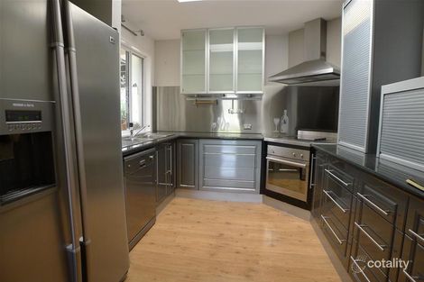 Property photo of 40 Yeates Crescent Meadowbrook QLD 4131