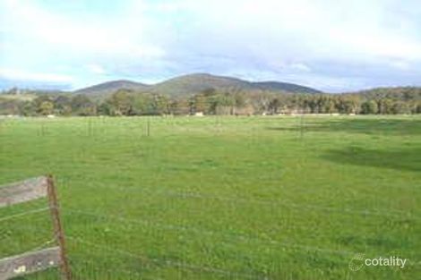 2045 Don Rd, Launching Place, VIC 3139