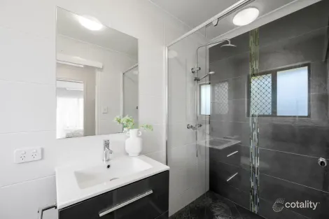 Property photo of 2 Hillary Drive Warner QLD 4500