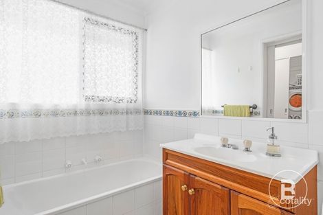 Property photo of 2 Morrison Drive Darley VIC 3340