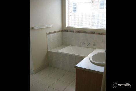Property photo of 1/49 Dartmoor Drive Cranbourne East VIC 3977