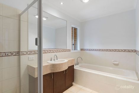 Property photo of 13 Clarendon Close Strathfieldsaye VIC 3551