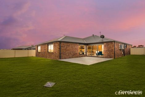 Property photo of 156 Blue Horizons Way Pakenham VIC 3810