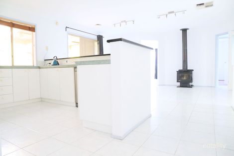 Property photo of 4 Collett Avenue Roxburgh Park VIC 3064