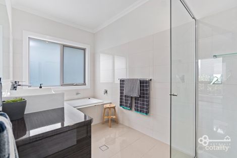 Property photo of 21 Aramanta Drive Mount Gambier SA 5290