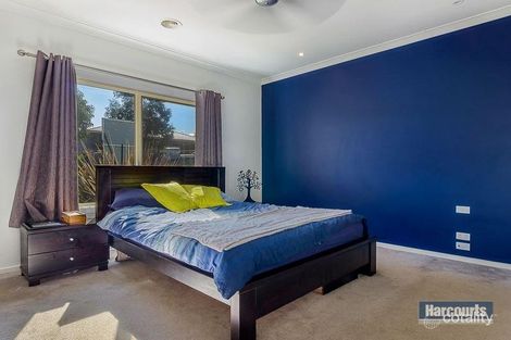 Property photo of 14 Eucalypt Court Drouin VIC 3818