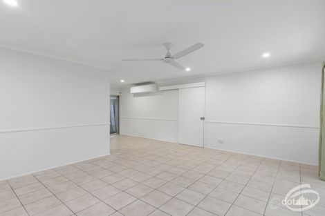 Property photo of 2/81 Upper Richardson Street Whitfield QLD 4870