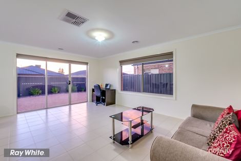 Property photo of 18 Lancewood Road Manor Lakes VIC 3024