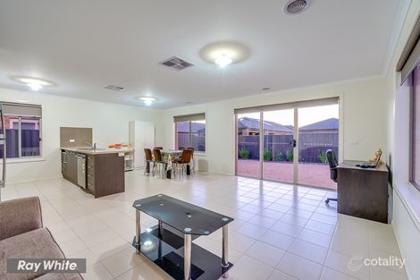 Property photo of 18 Lancewood Road Manor Lakes VIC 3024