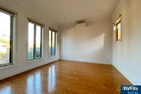 Property photo of 1/4 Lemon Grove Nunawading VIC 3131