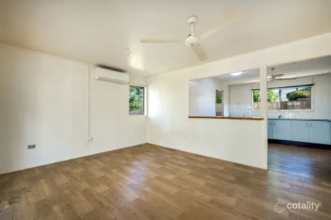 Property photo of 8 Ronto Close Manoora QLD 4870